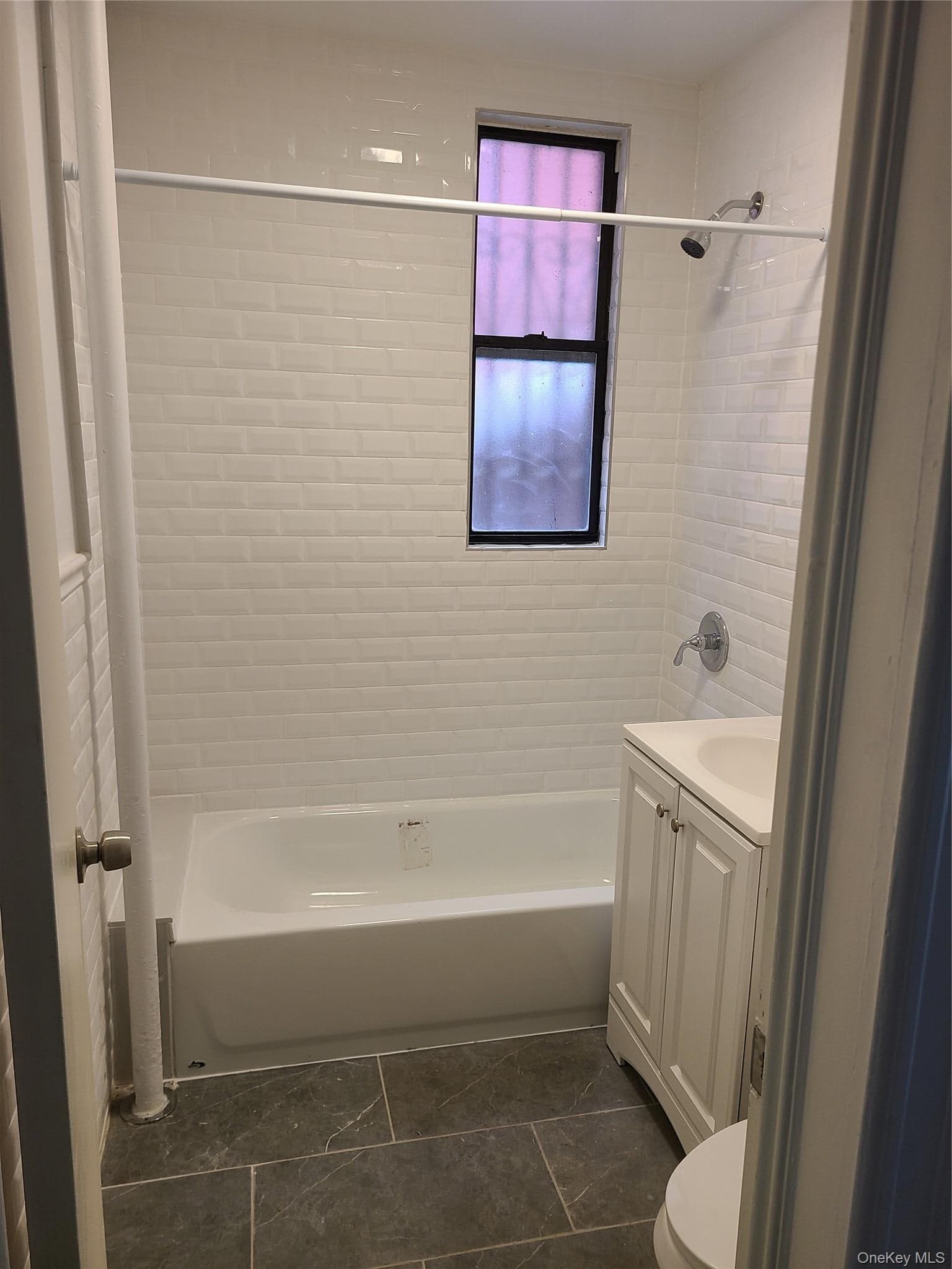 1309 Seneca Avenue thumbnail 7