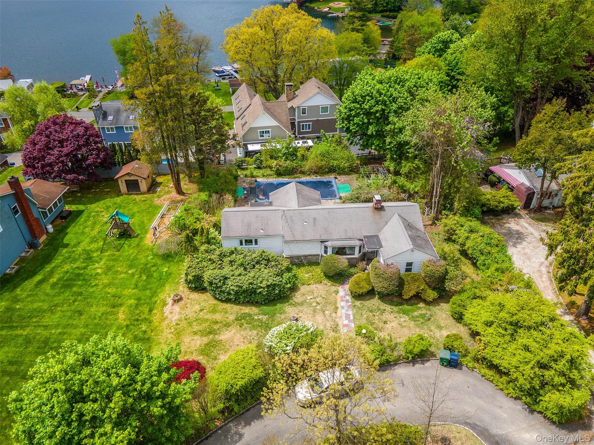 516 N Lake Boulevard, Mahopac