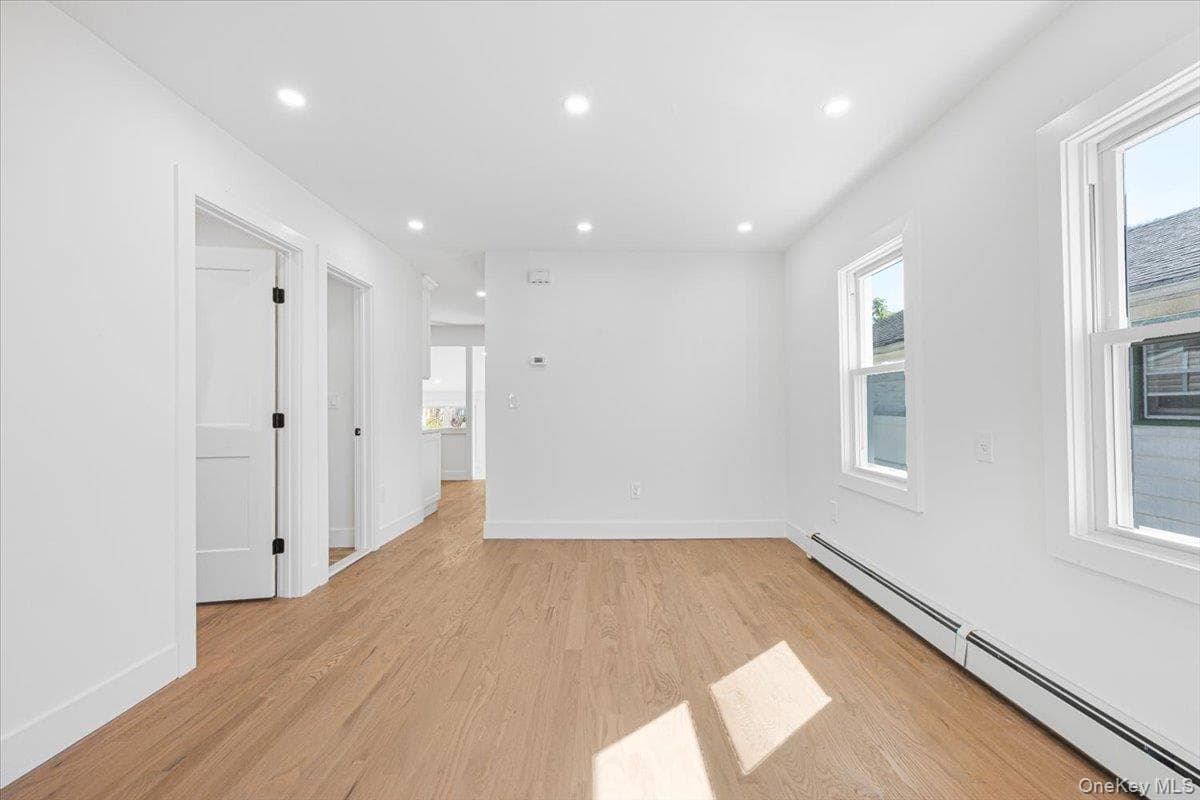 609 Hempstead Gardens Drive thumbnail 8