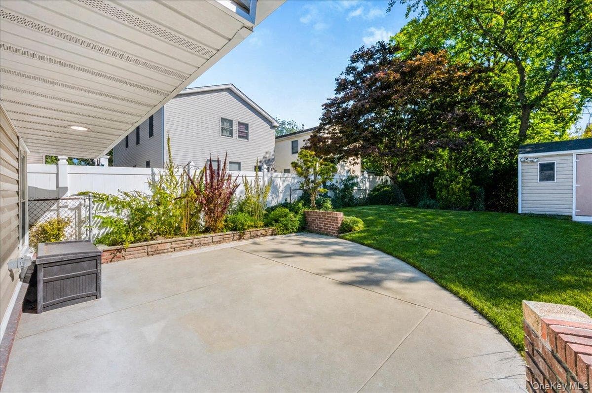 609 Hempstead Gardens Drive thumbnail 20