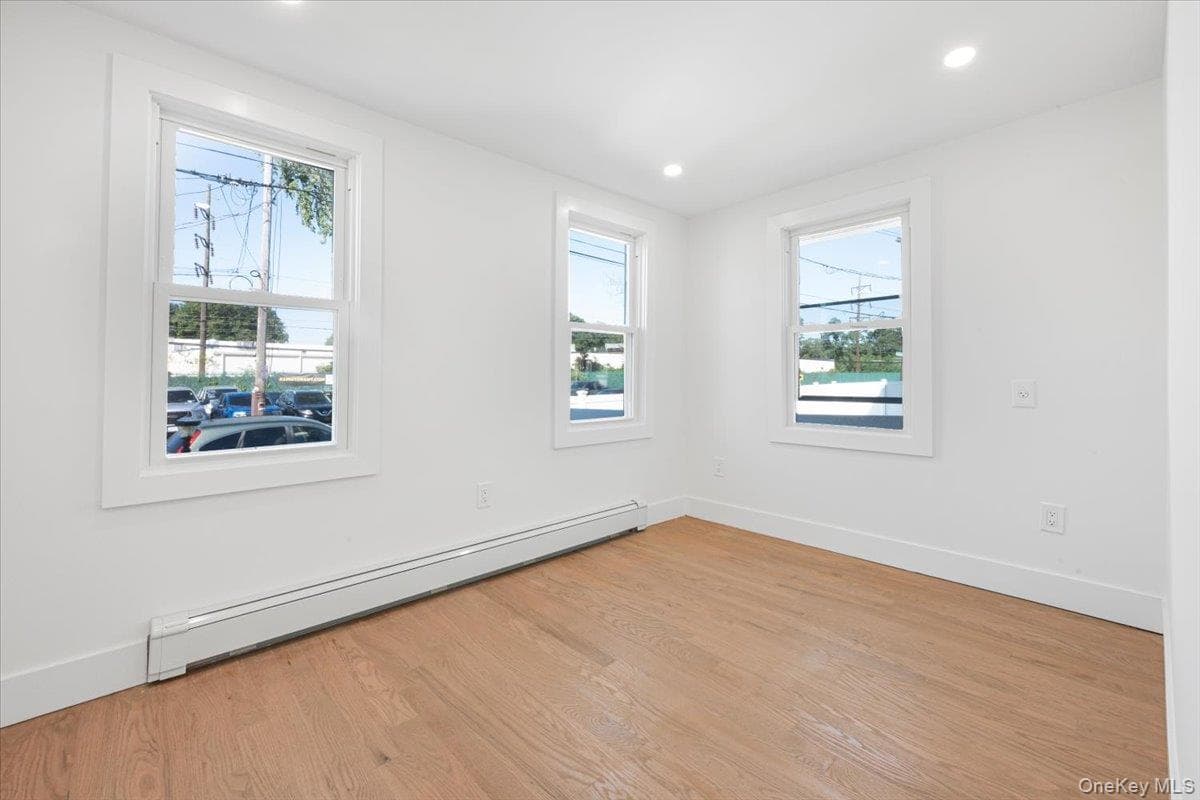 609 Hempstead Gardens Drive thumbnail 14