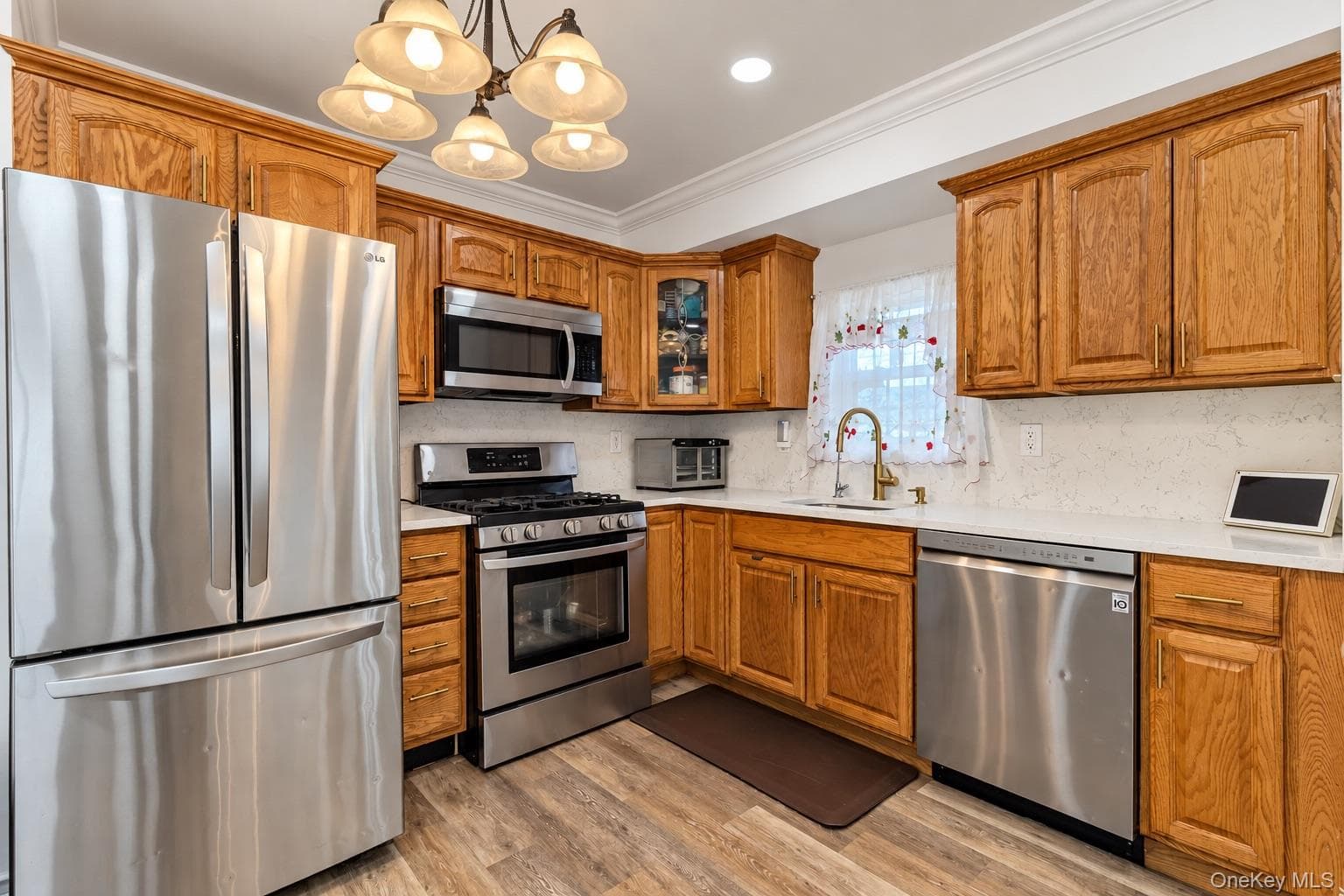 561 Parker Avenue thumbnail 6