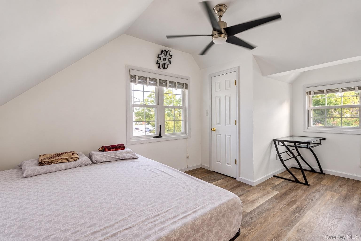 561 Parker Avenue thumbnail 14
