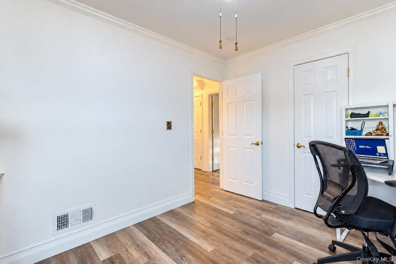 561 Parker Avenue thumbnail 10