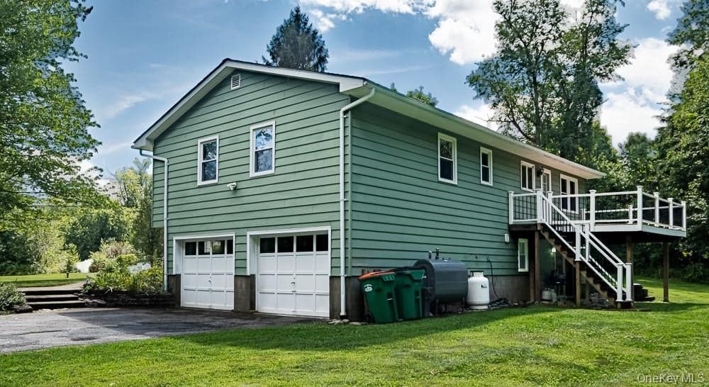 8 W Caroline Drive thumbnail 3