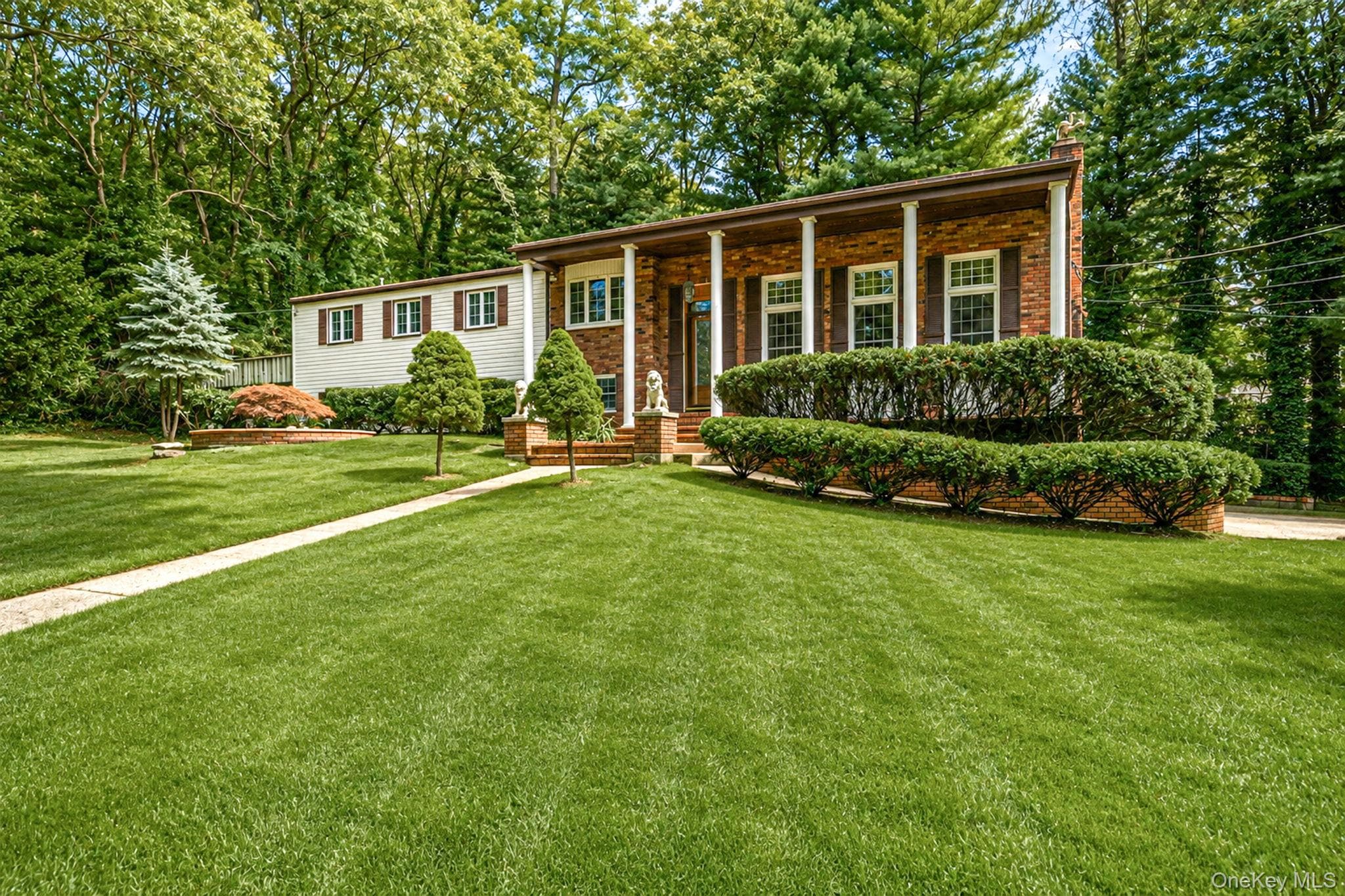 23 Colonial Drive, Smithtown