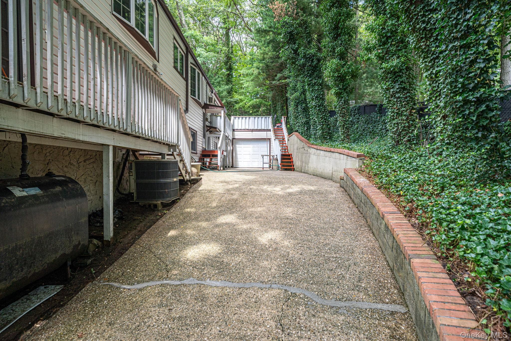 23 Colonial Drive thumbnail 41