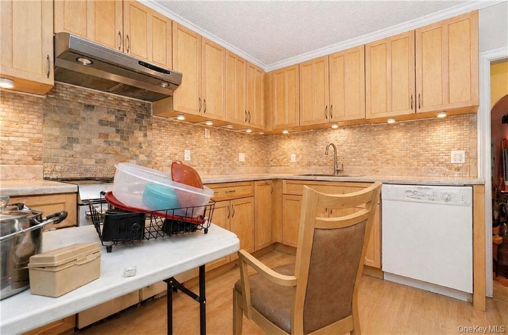 2544 Hubbard Street thumbnail 17