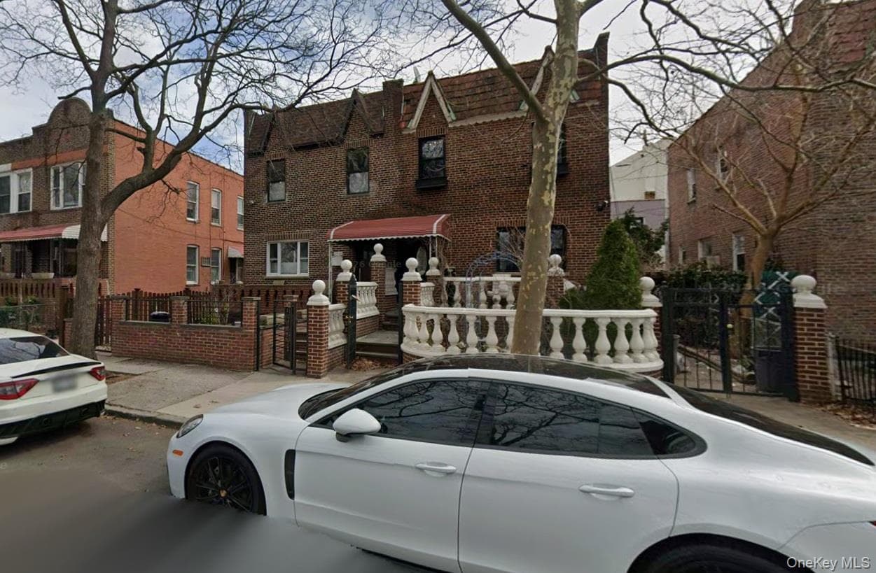 23-61 19th Street photo 1