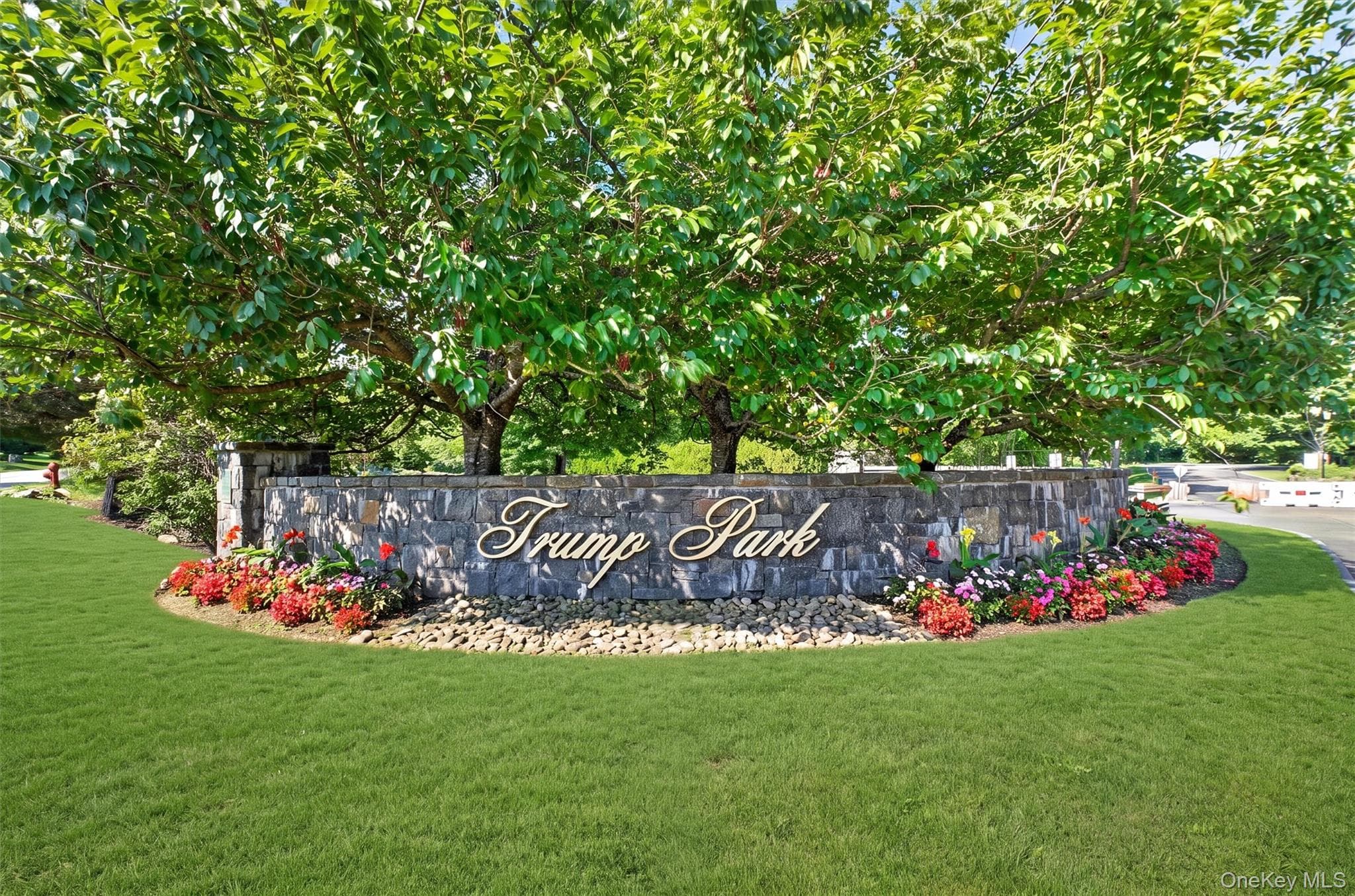 436 Trump Park thumbnail 47