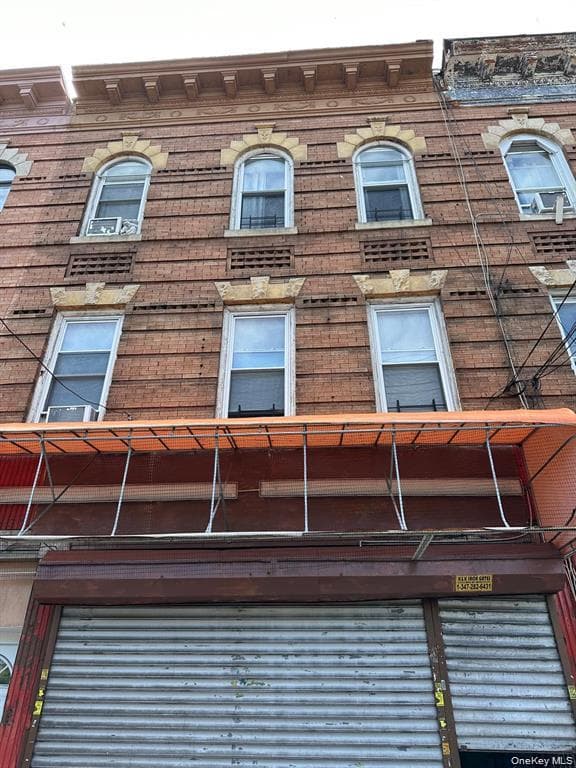 980 Sutter Avenue photo 1