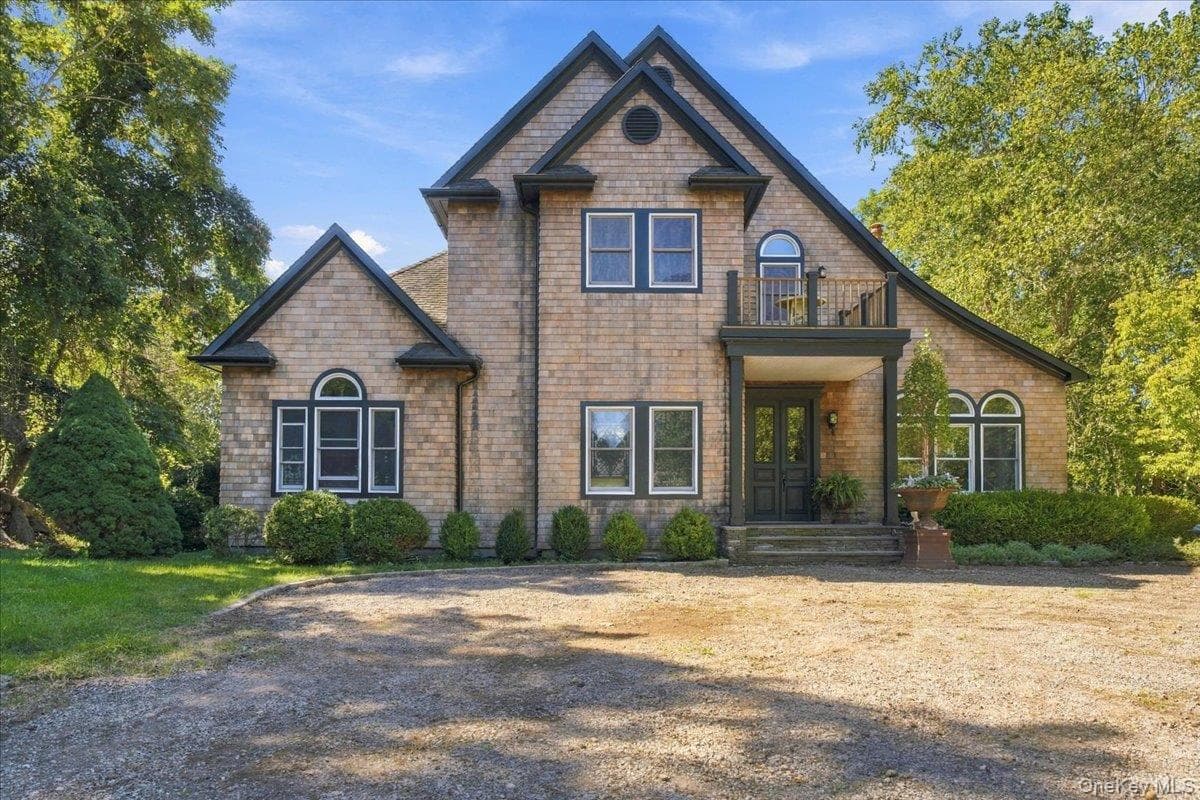 9 Locust Woods Drive, Shelter Island