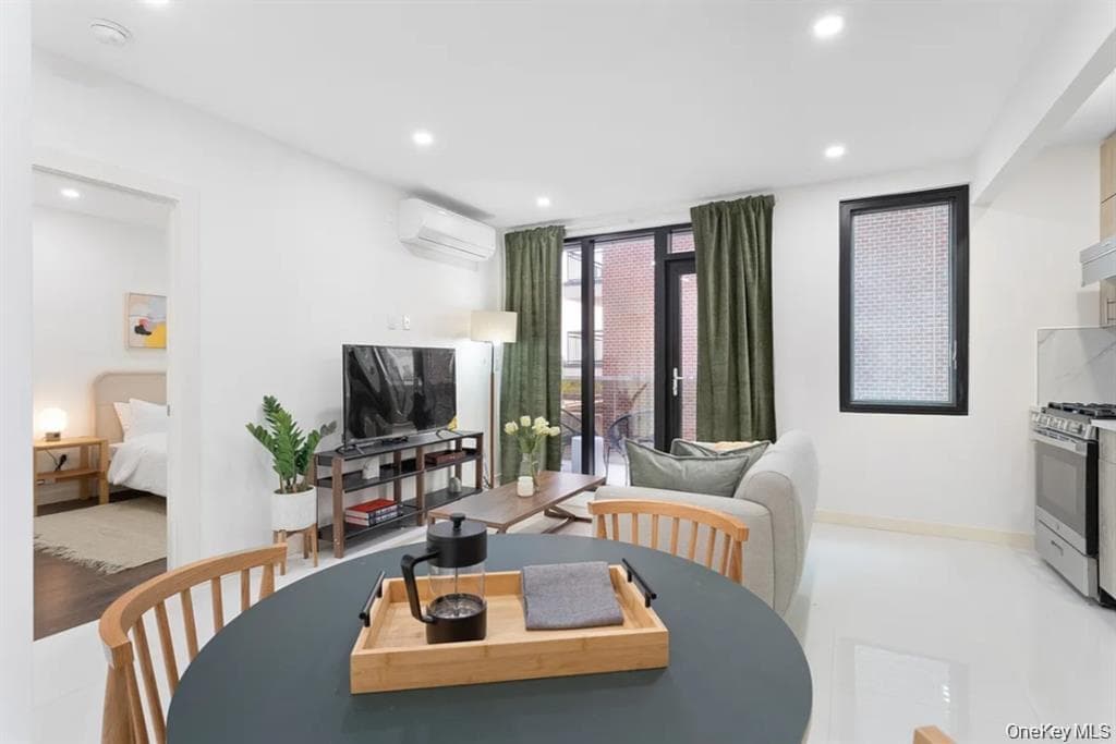 124-28 Queens Boulevard Unit: 9B, Kew Gardens