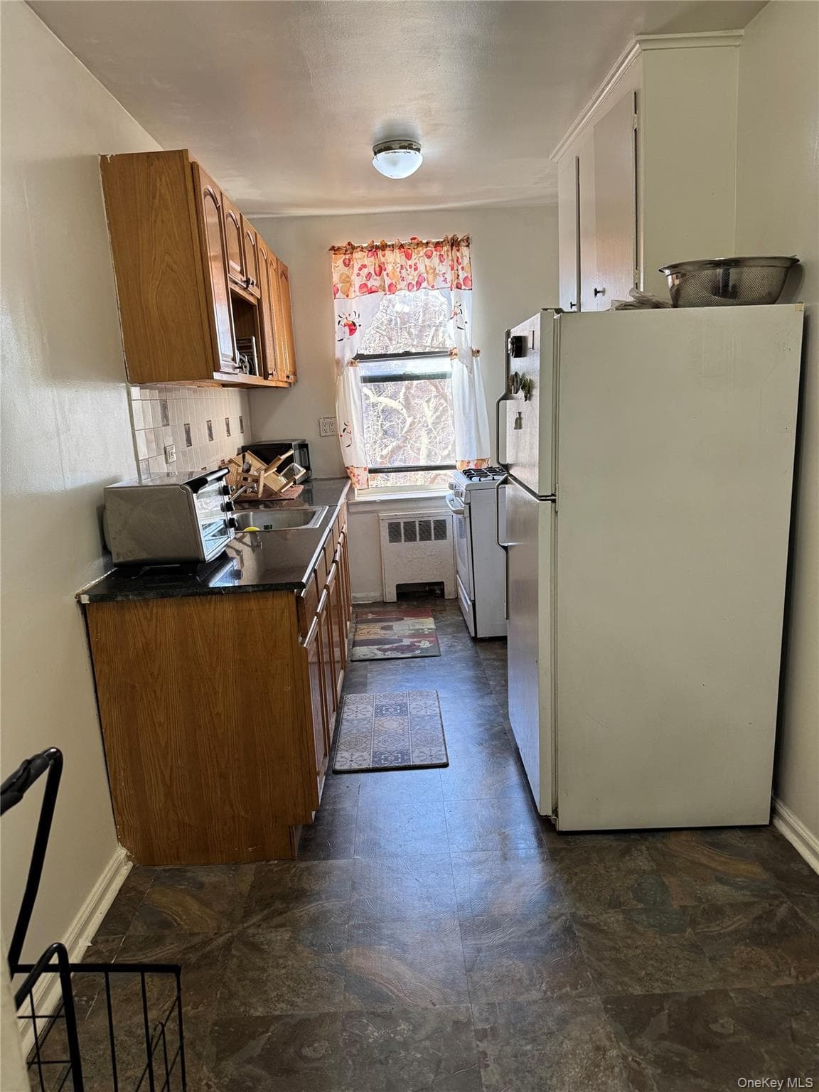 745 E 231st Street Unit: 3F thumbnail 2