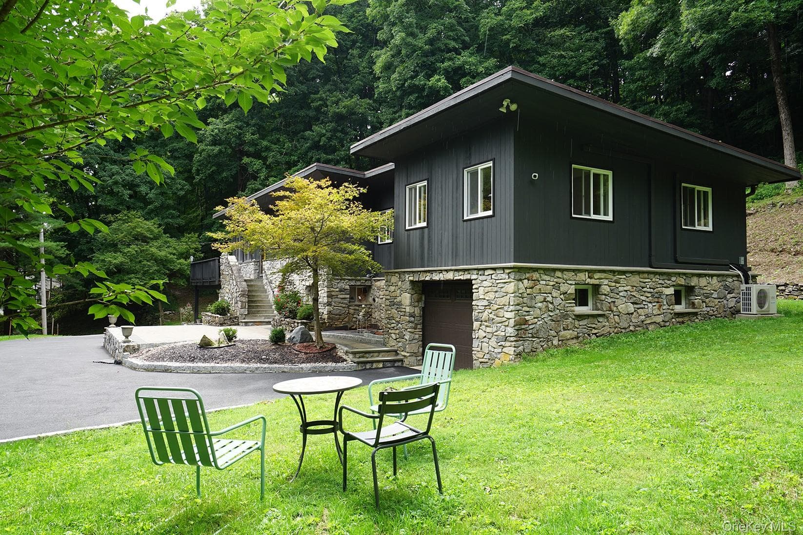 16 Briar Hill Road thumbnail 3