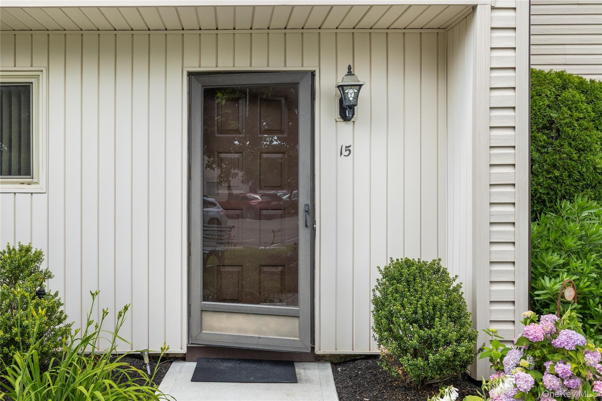 650 Newbridge Road Unit: 15, East Meadow
