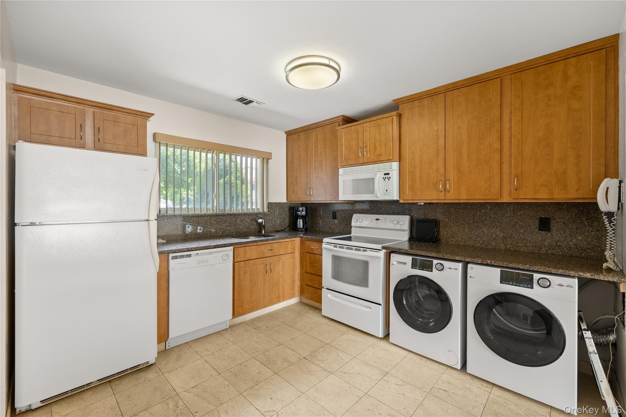 650 Newbridge Road Unit: 15 thumbnail 4