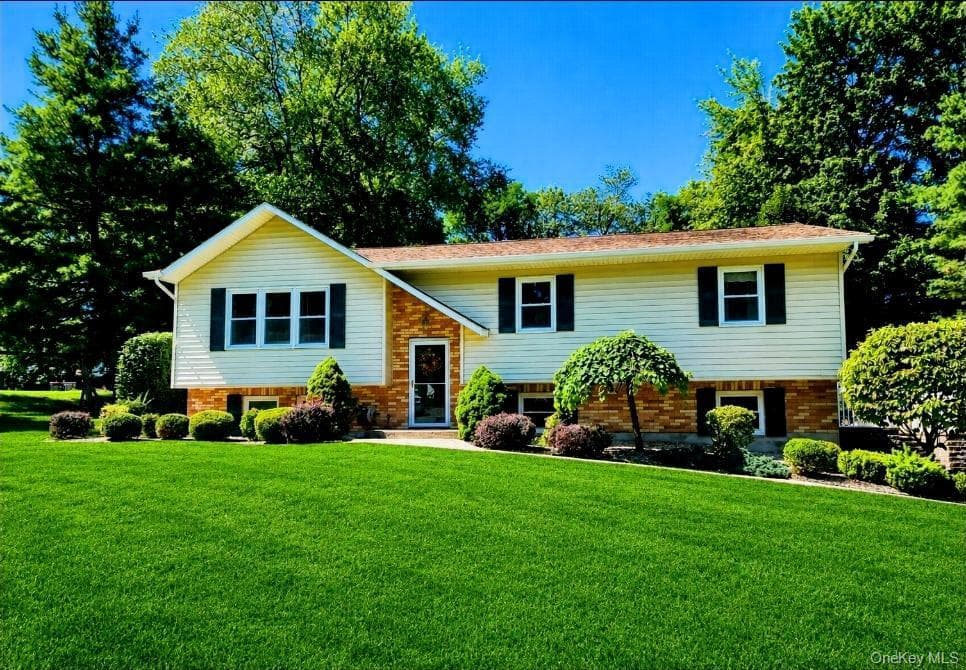 4 Tanglewood Lane, Poughkeepsie