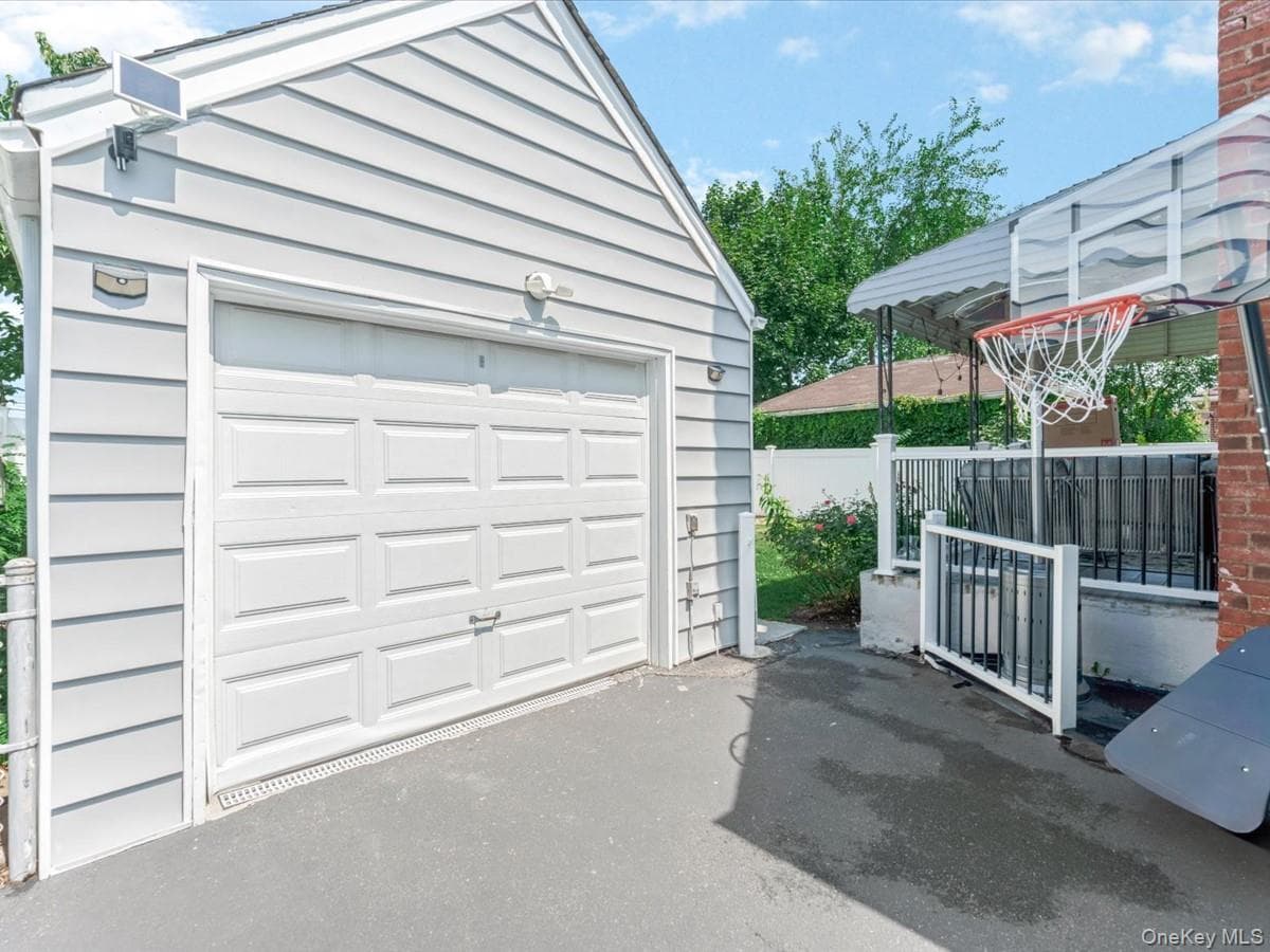 1517 Falmouth Avenue thumbnail 17
