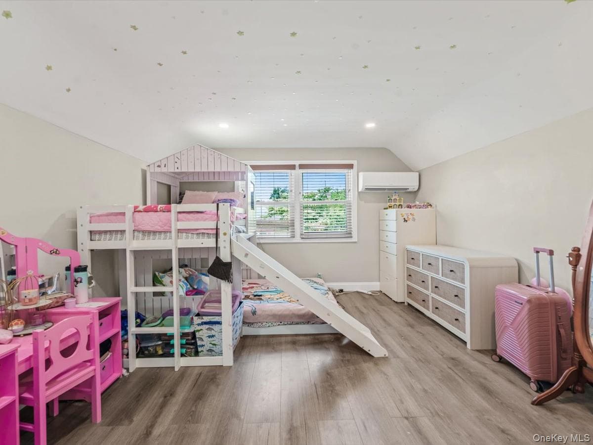 1517 Falmouth Avenue thumbnail 12
