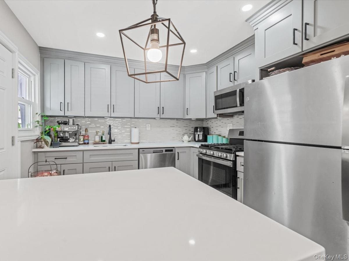 1517 Falmouth Avenue thumbnail 6