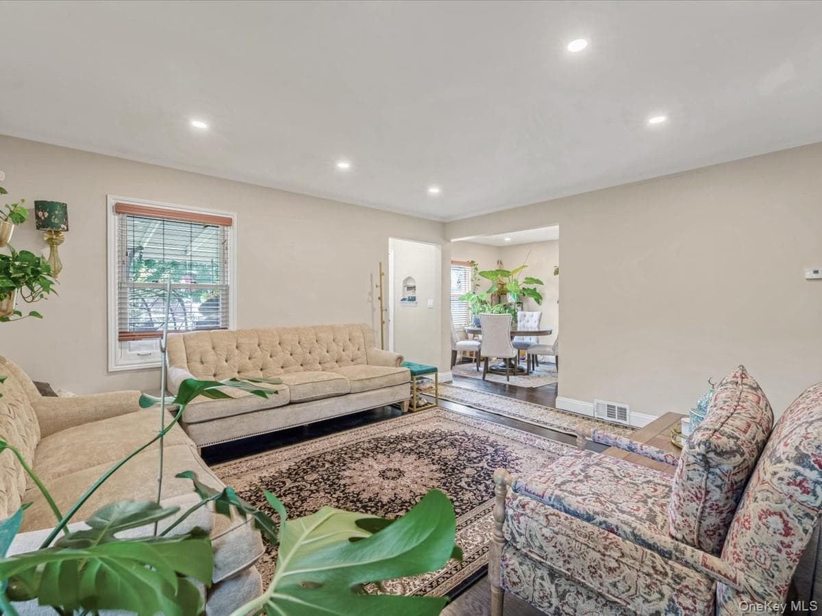 1517 Falmouth Avenue thumbnail 3