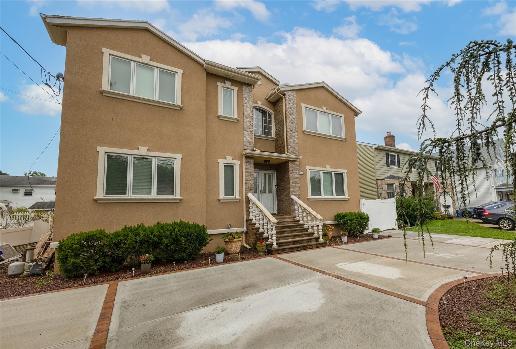 102 Davison Avenue thumbnail 2