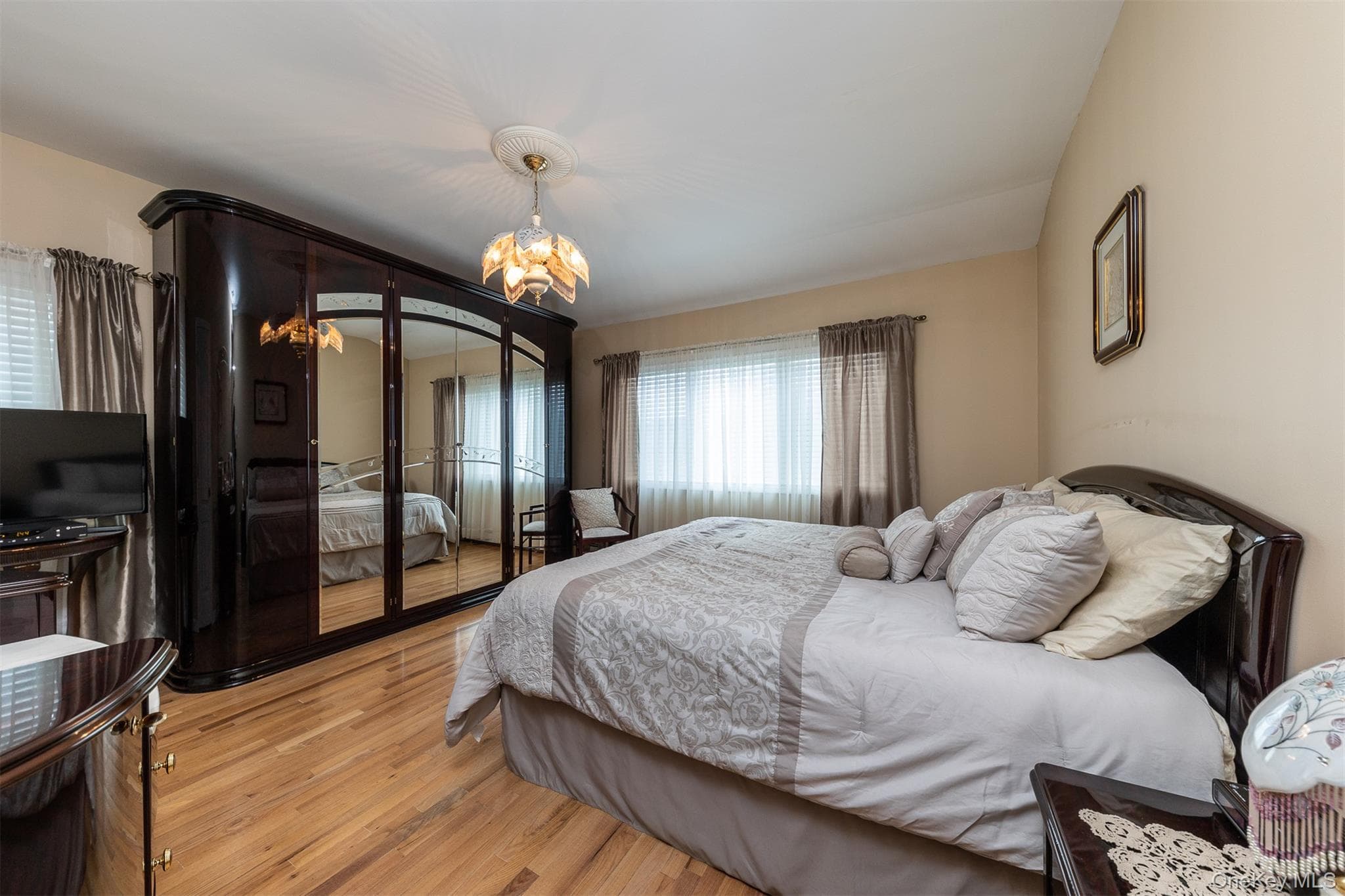 102 Davison Avenue thumbnail 12