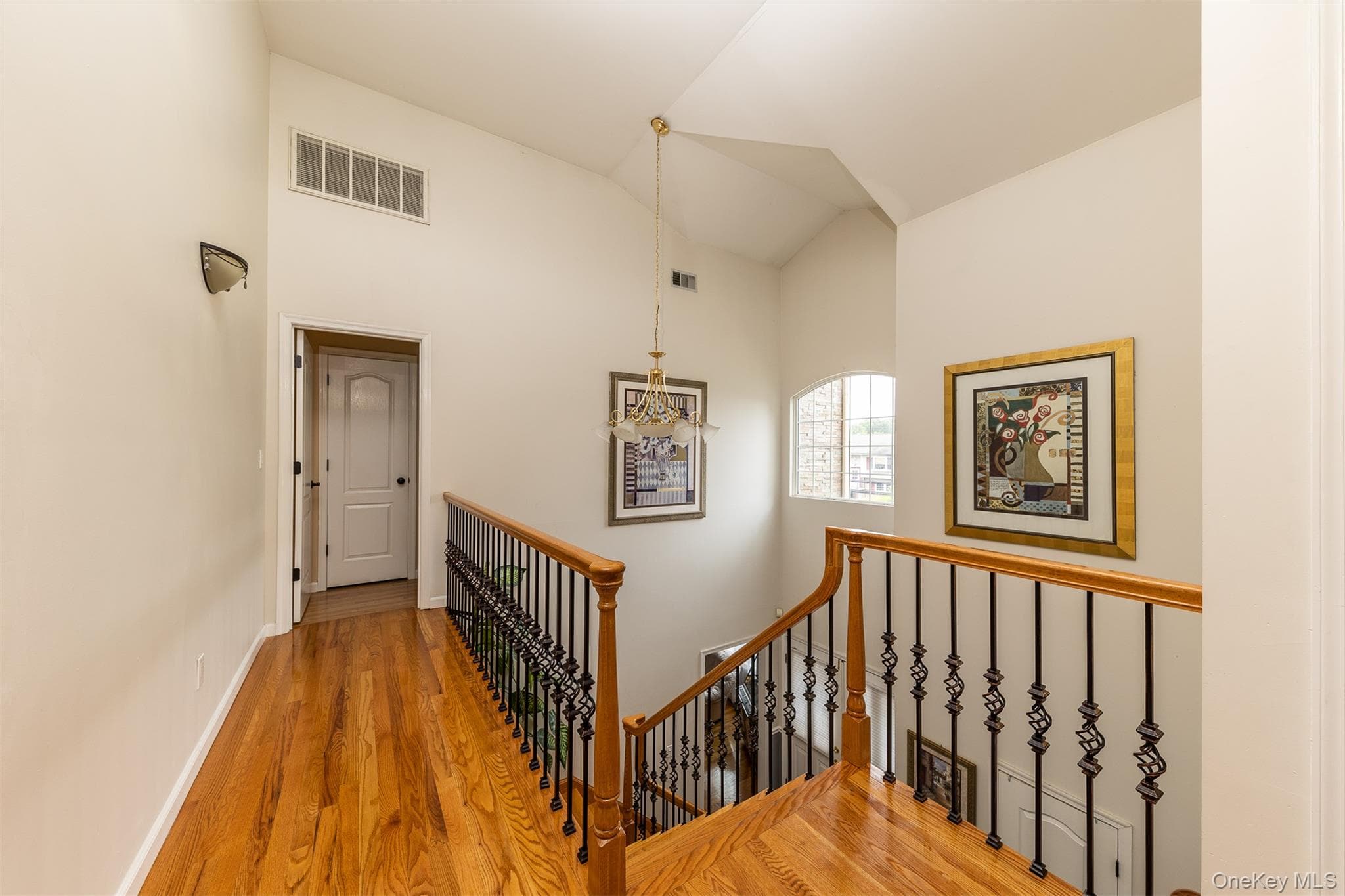 102 Davison Avenue thumbnail 16