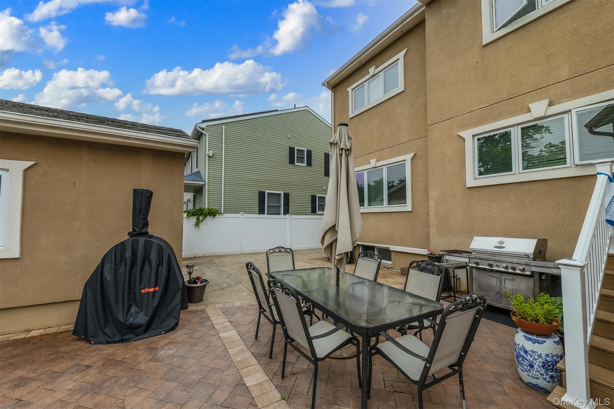 102 Davison Avenue thumbnail 24