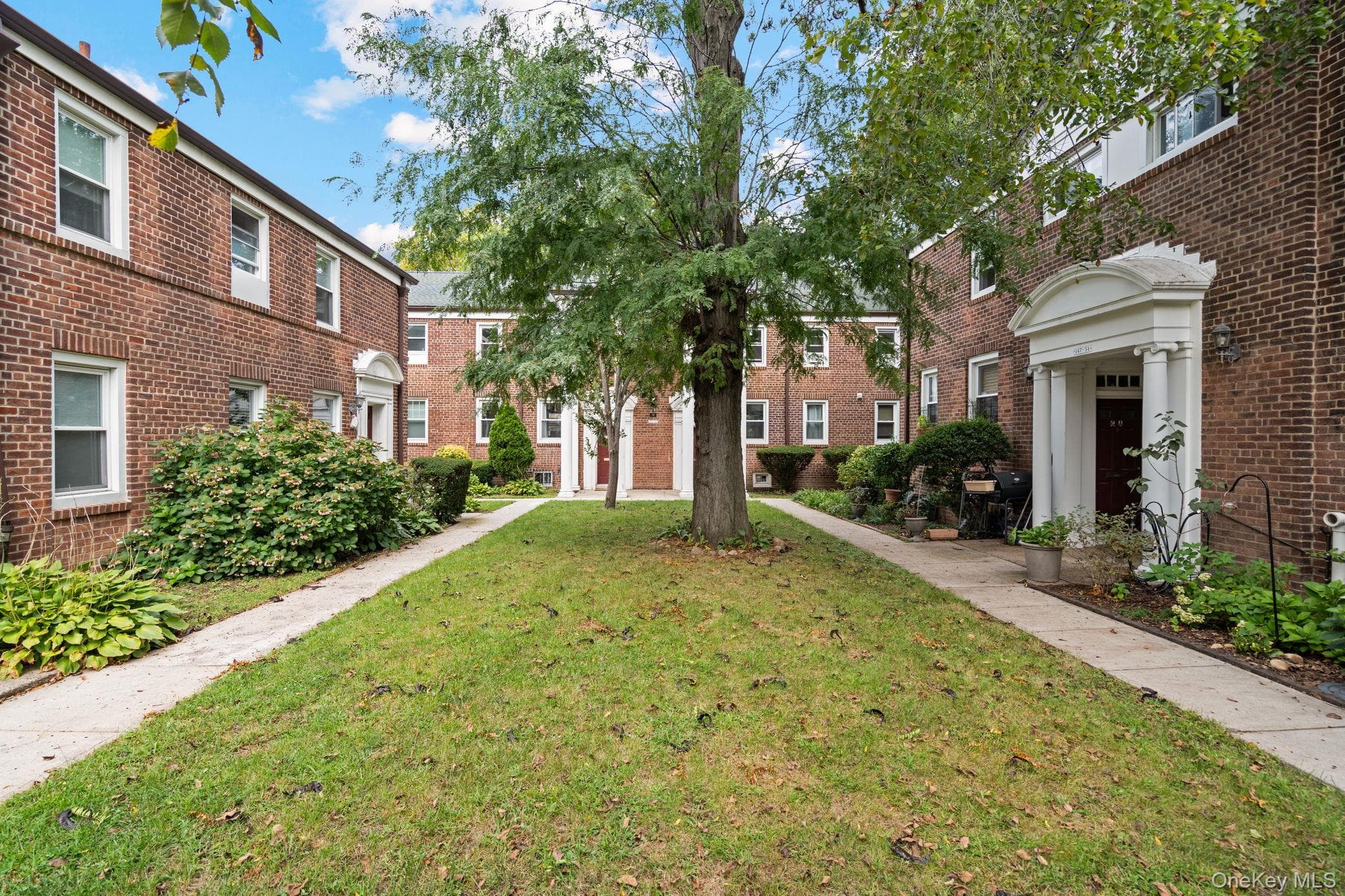 14749 Charter Road Unit: 21B, Briarwood