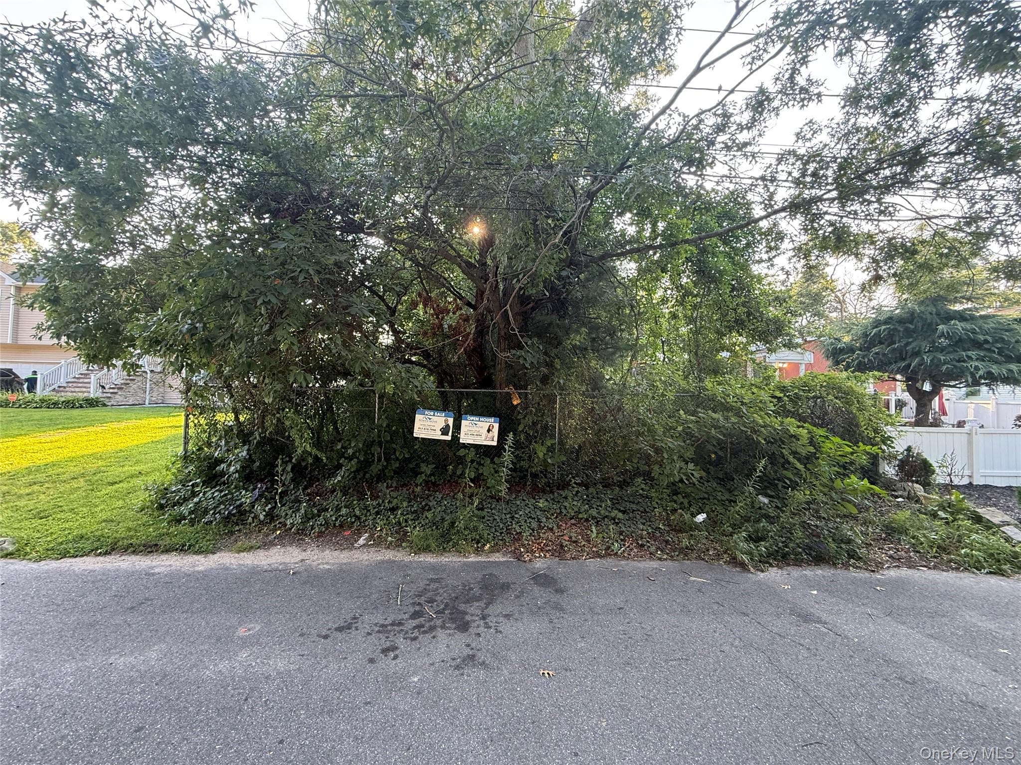 10 Maple Street, Wyandanch