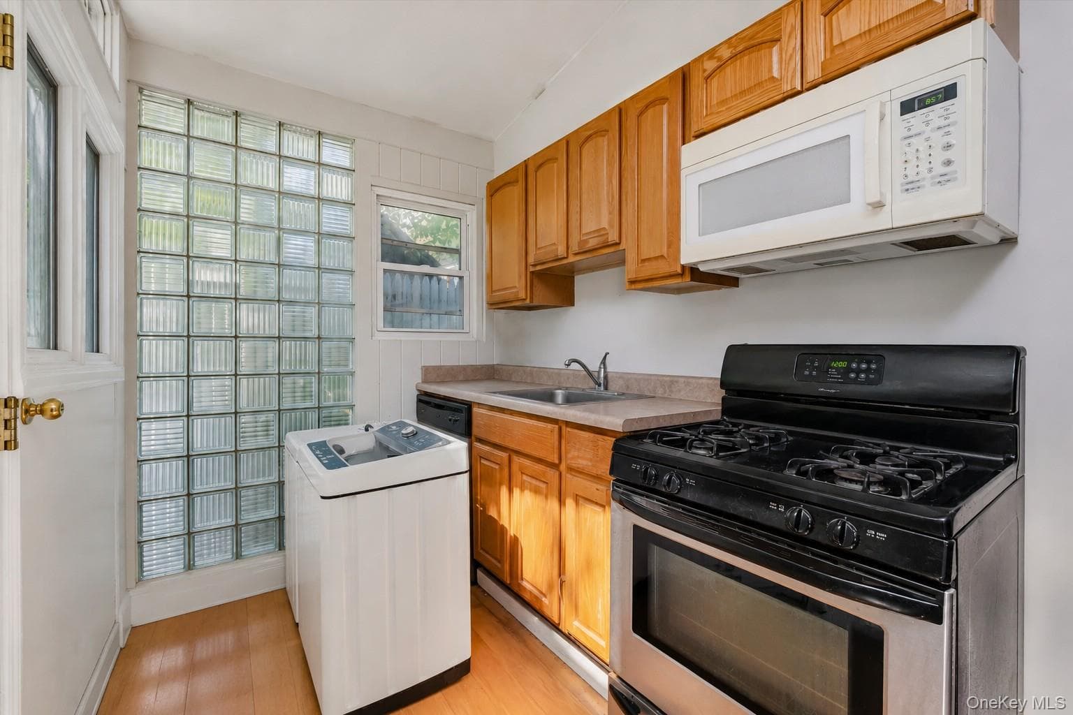 26 Brook Avenue thumbnail 32