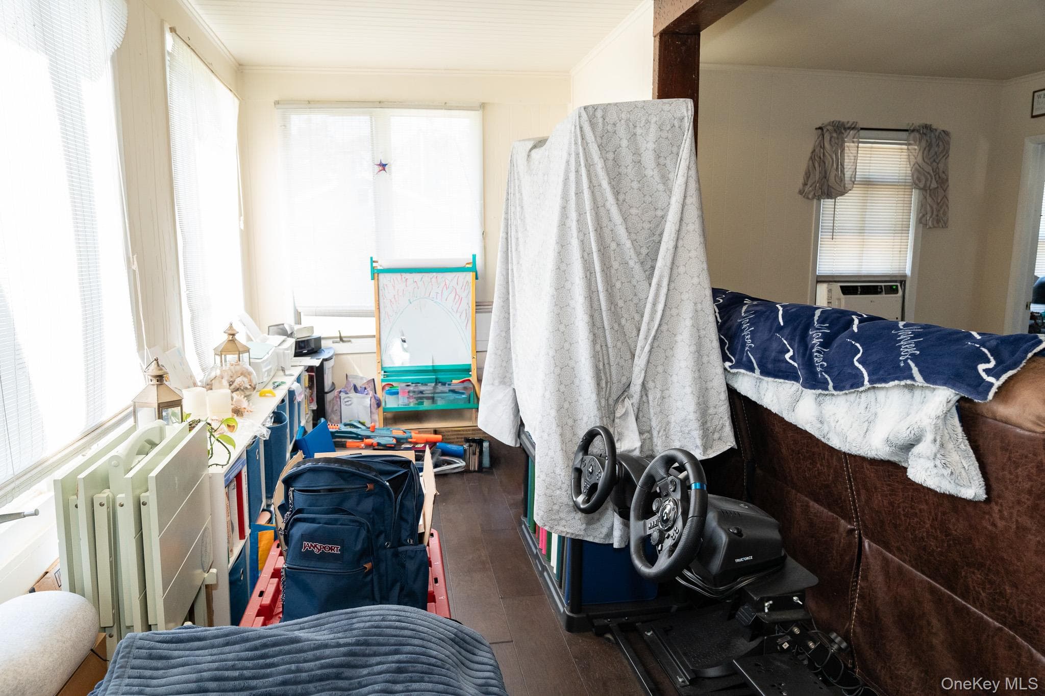 1405 Bay Avenue thumbnail 7