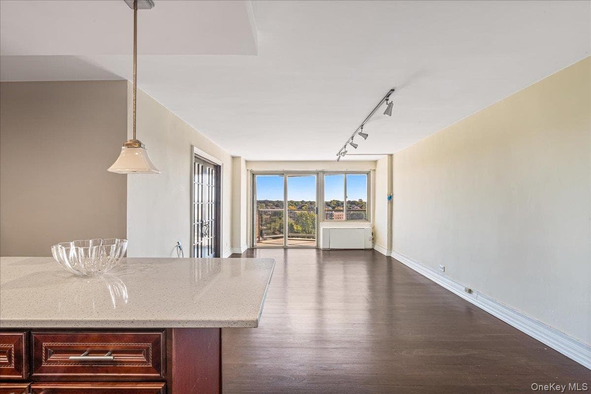 18-15 215th Street Unit: 10 P thumbnail 4