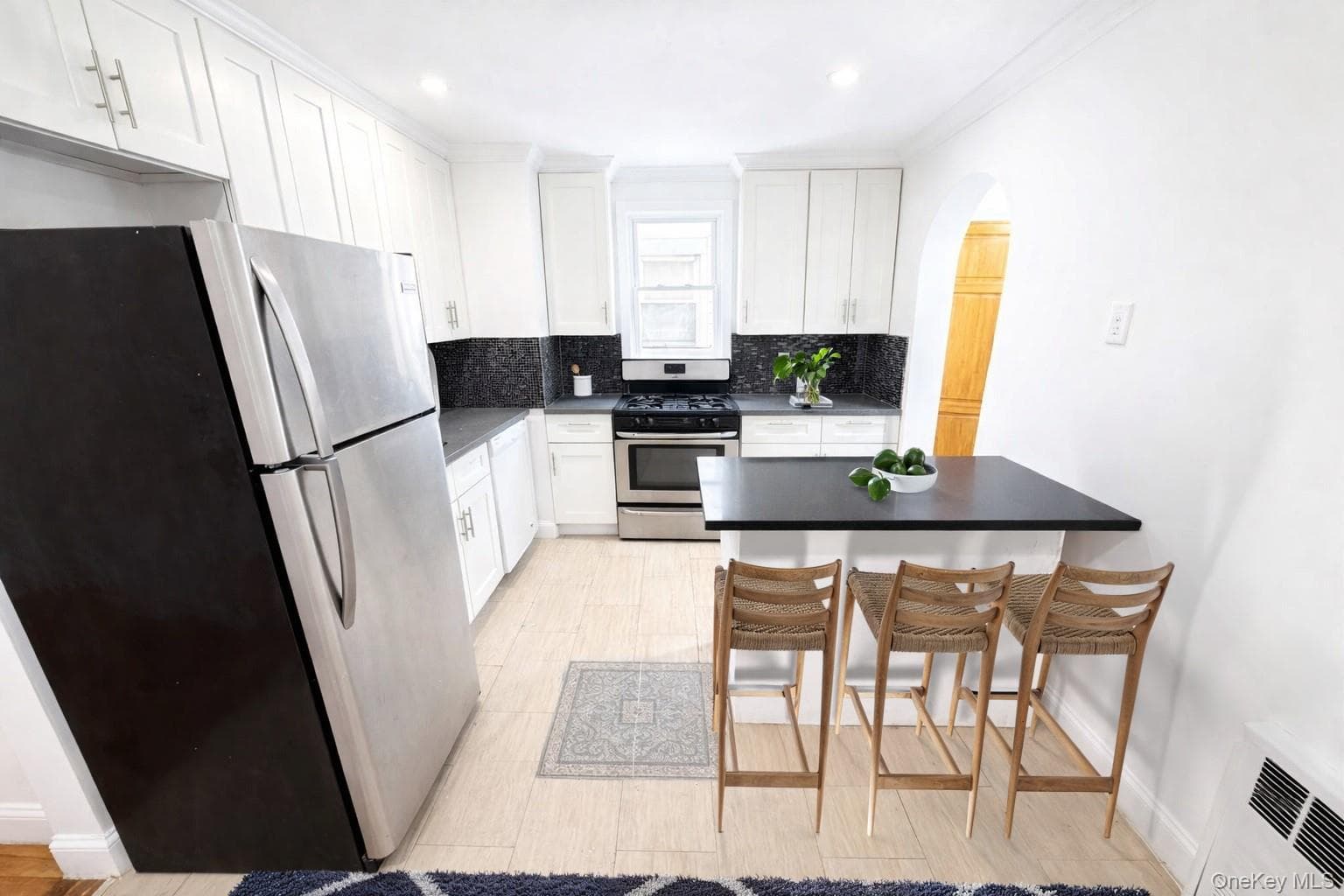 967 E 94th Street thumbnail 6