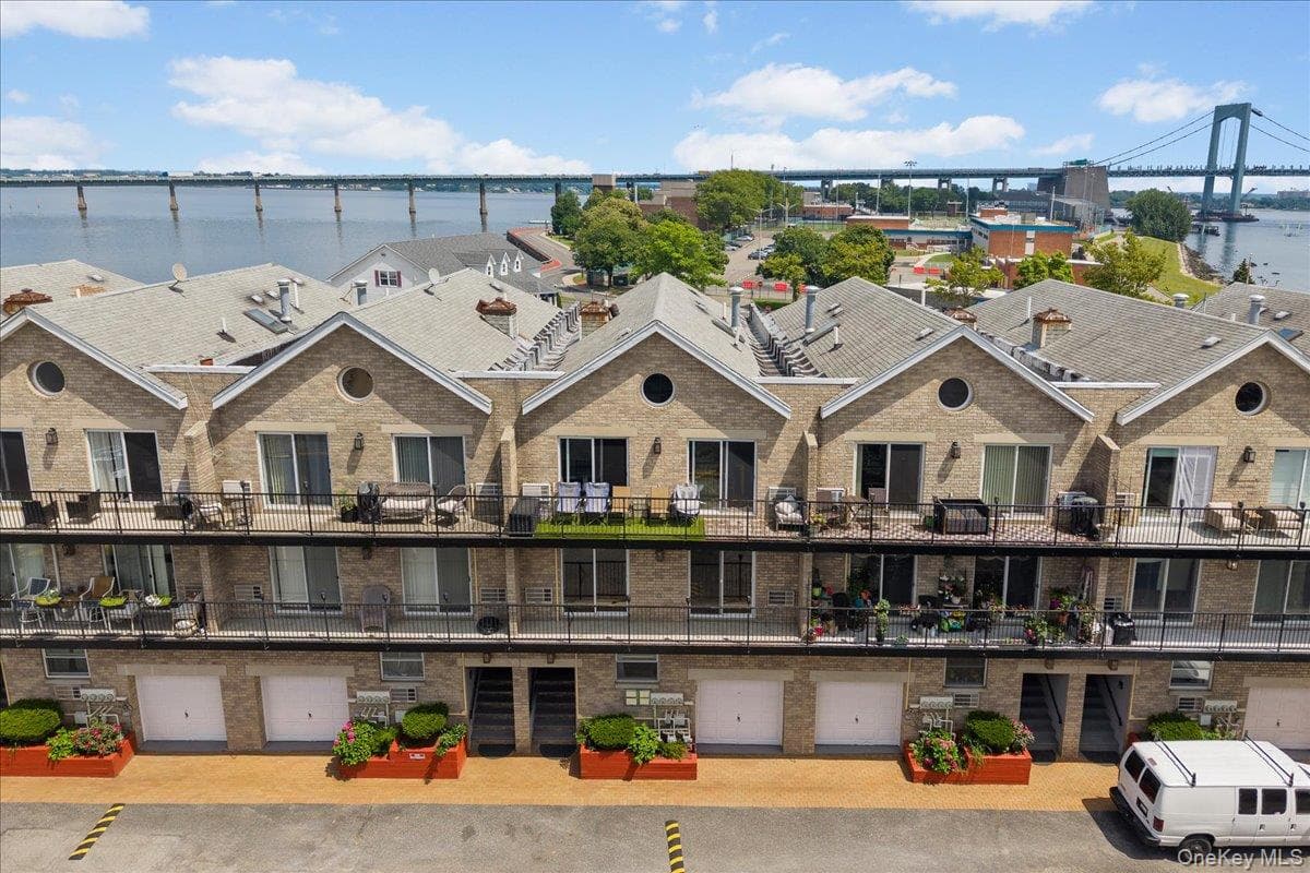 10 Pennyfield Avenue Unit: 5C, Bronx