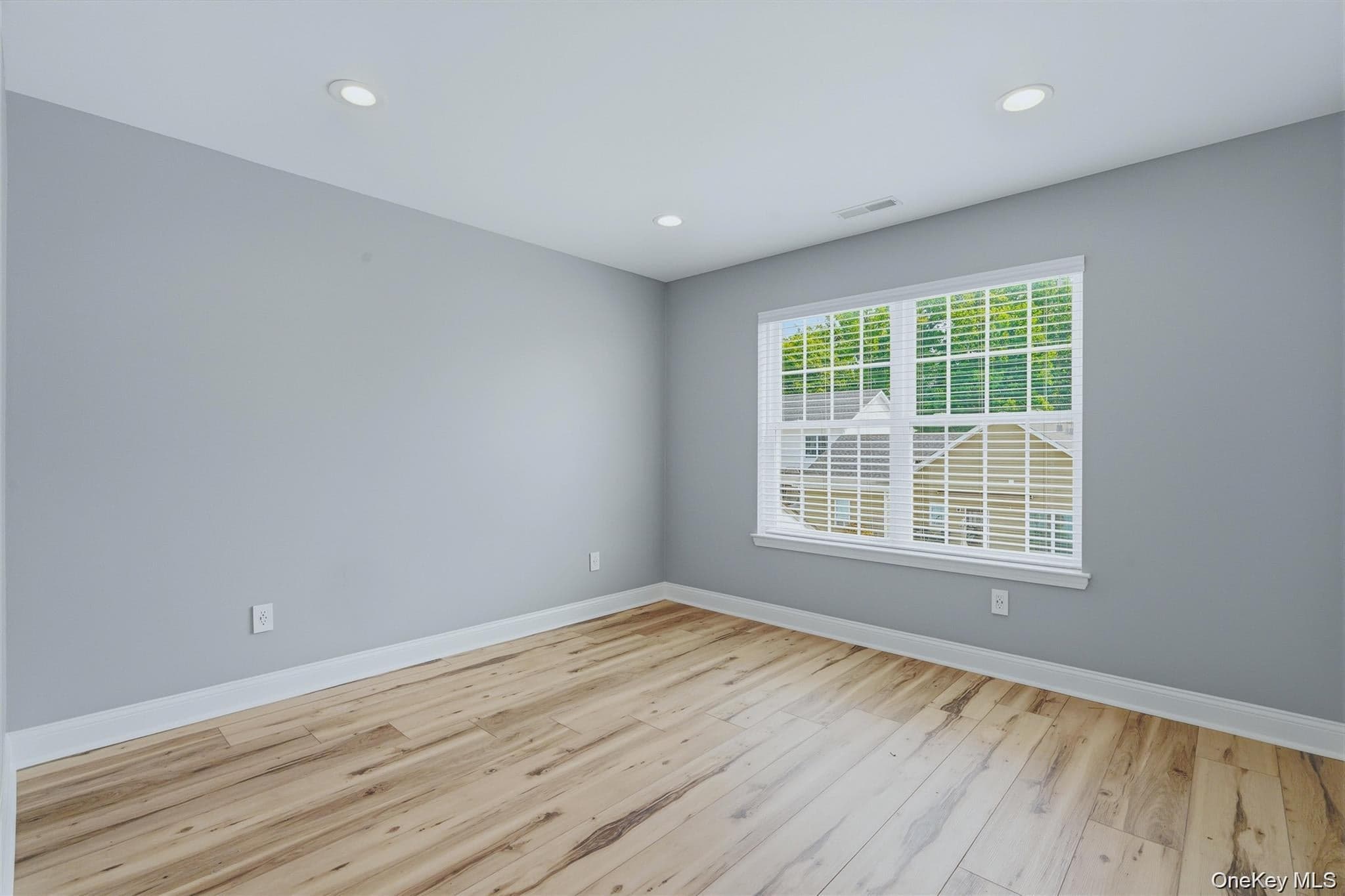 9 Emerson Terrace thumbnail 20