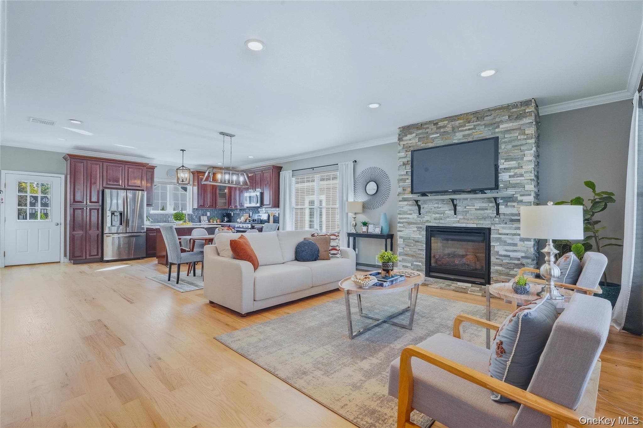 9 Emerson Terrace thumbnail 5