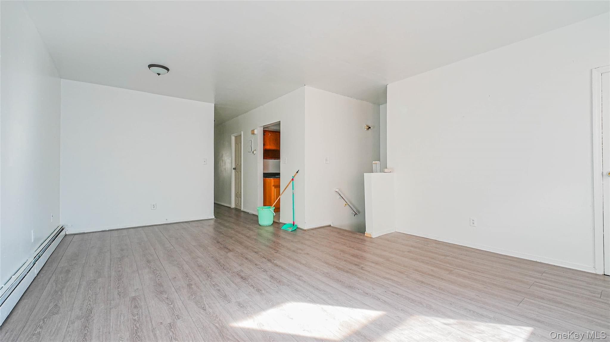 381 E 152nd Street thumbnail 4