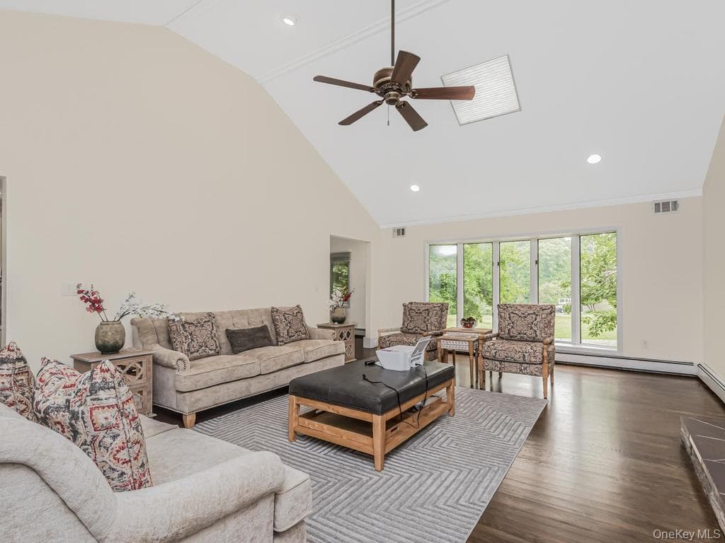8 Fairgreen Court thumbnail 6