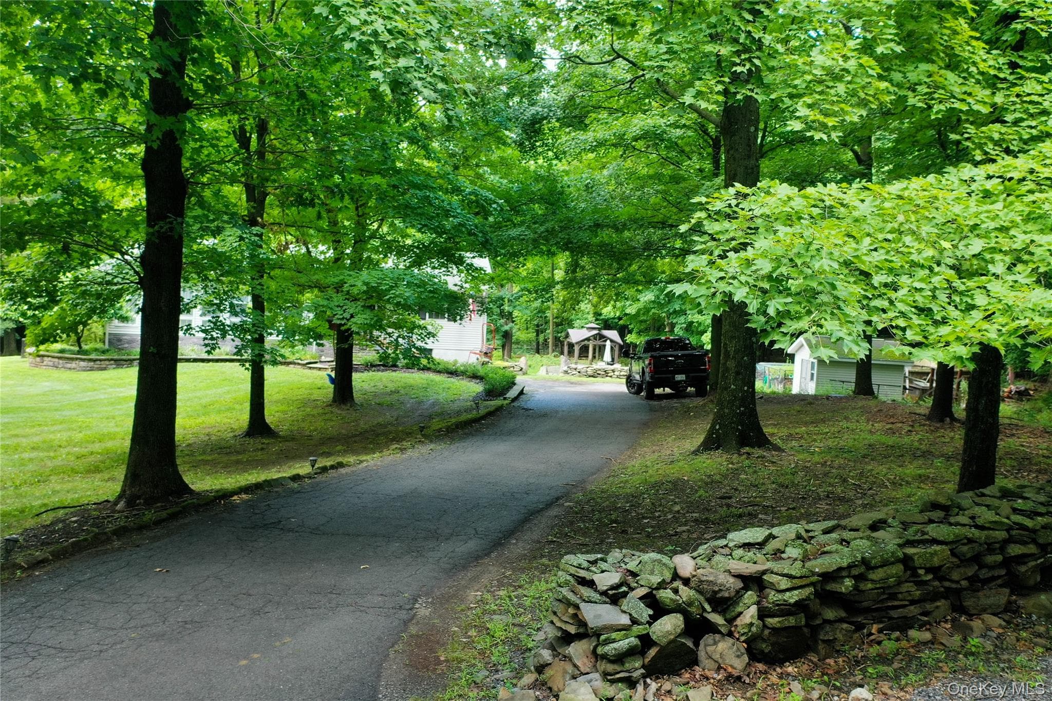 72 Old Quaker Hill Road thumbnail 5