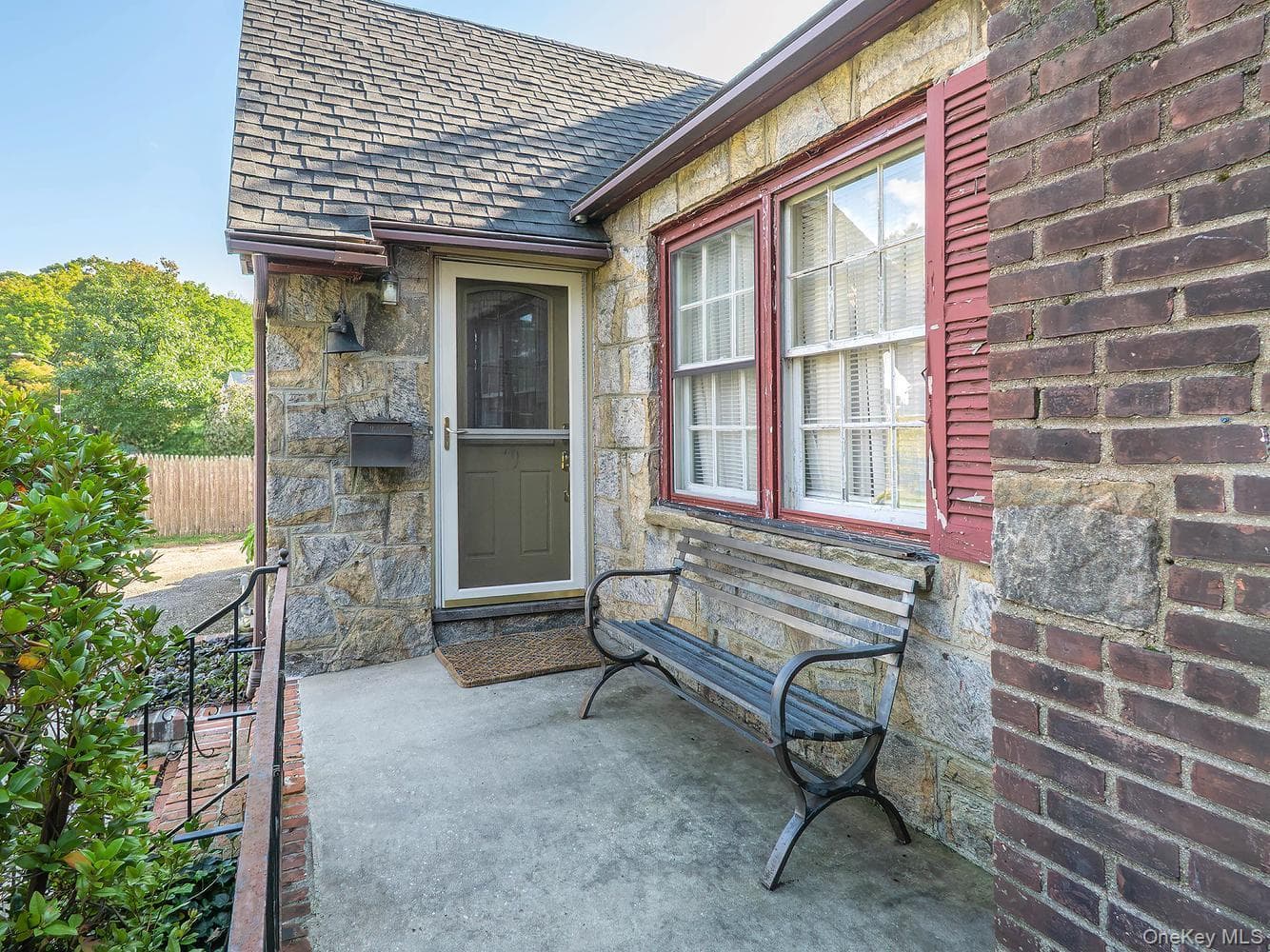19 Plymouth Drive thumbnail 4