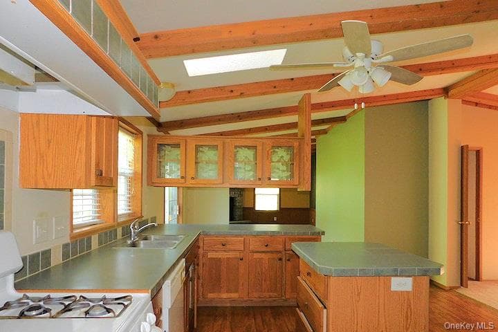1566 Albany Post Road thumbnail 4