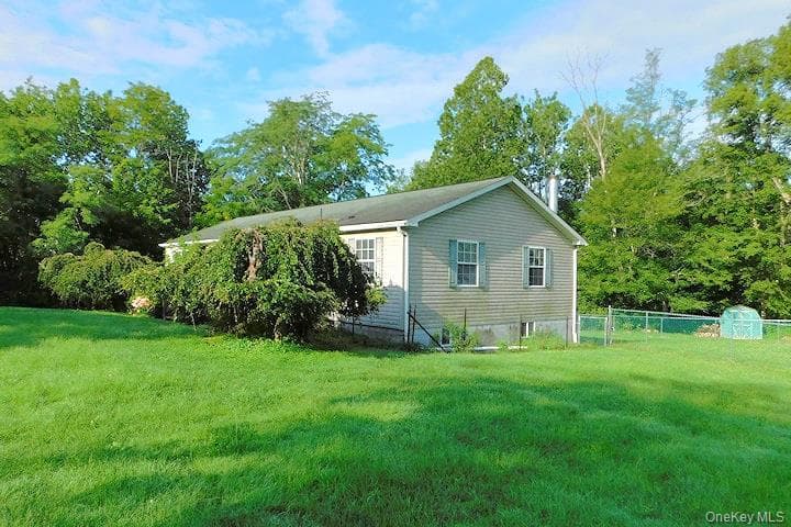 1566 Albany Post Road thumbnail 24