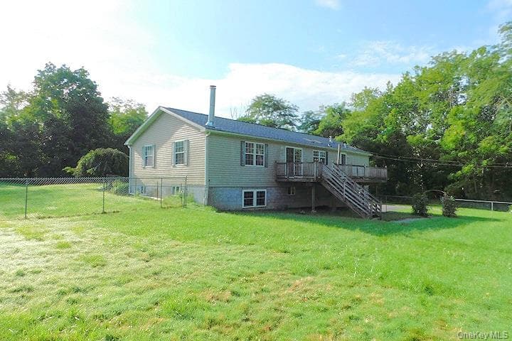 1566 Albany Post Road thumbnail 3