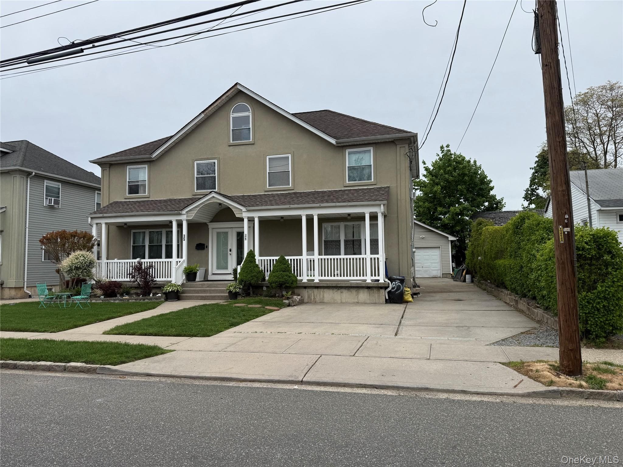 35 3rd Avenue, Westbury