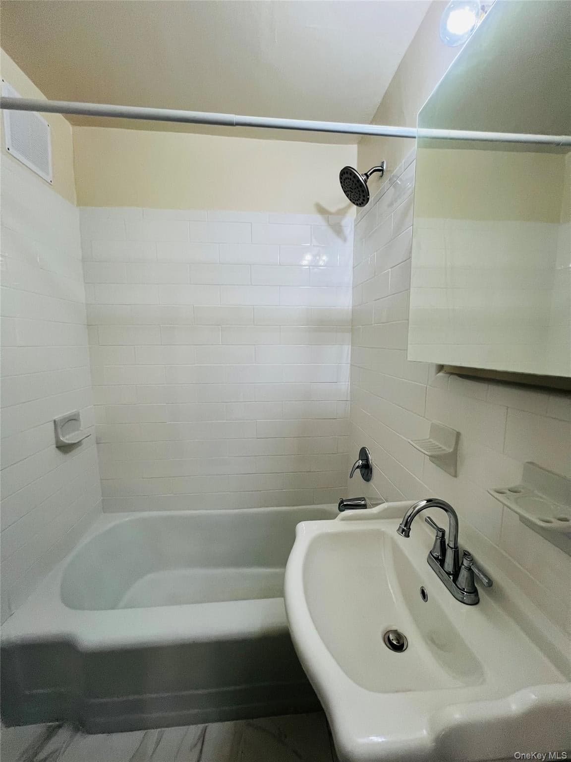 2385 Barker Avenue Unit: 2U thumbnail 6