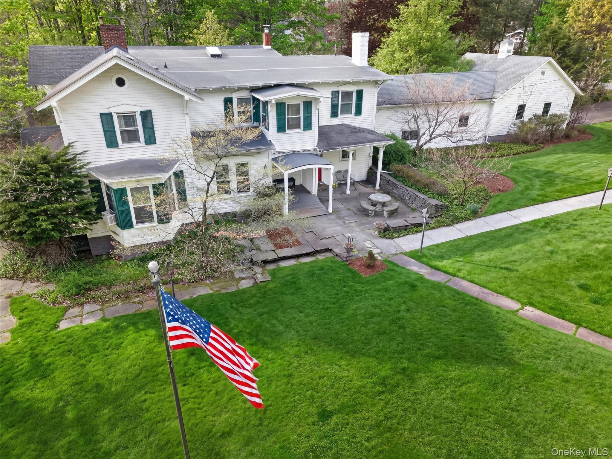 219 Husdon Street photo 1