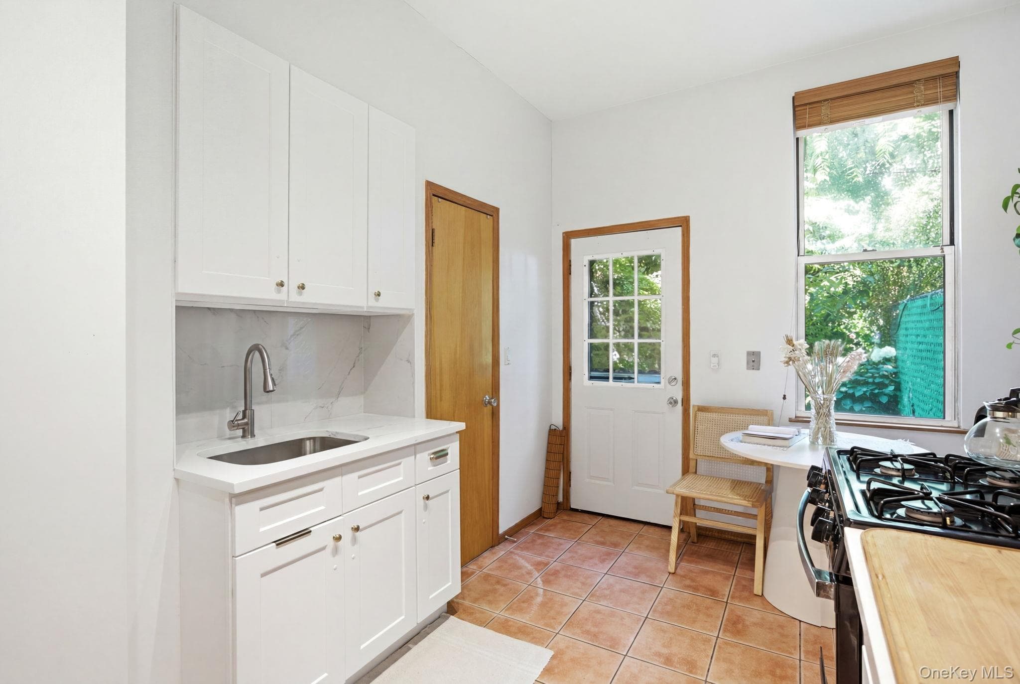 317 Eckford Street thumbnail 13